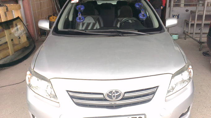 Toyota Hasarlı Oto Cam Değişimi